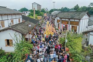 莫兰特：我们在末节团结一致 攻防两端充满能量